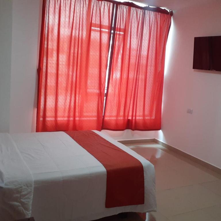HOTEL DIAMANTE - Habitación con cama grande - 3