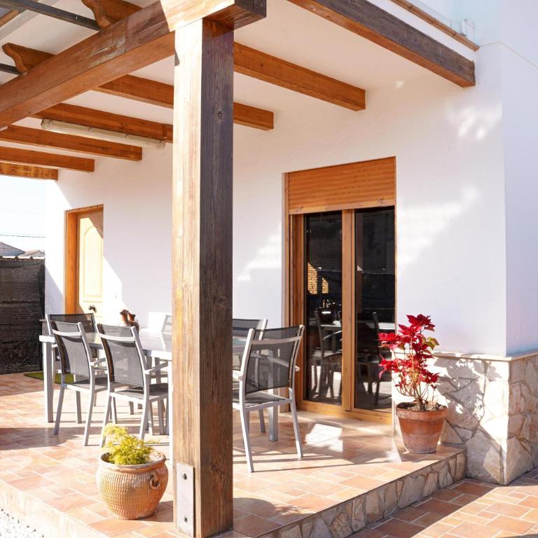Casa la Pau - Five-Bedroom House - 8