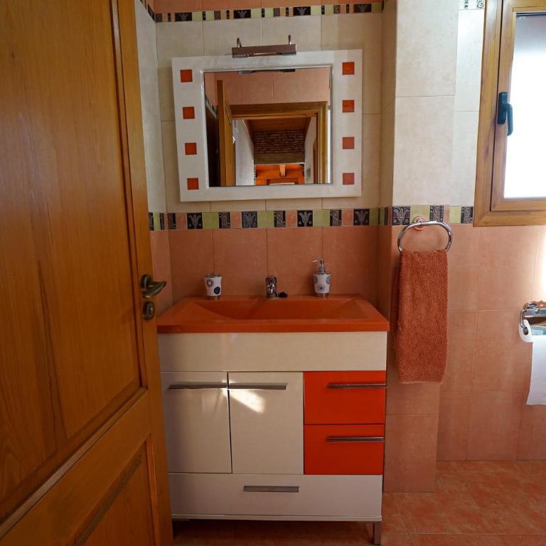 Casa la Pau - Five-Bedroom House - 33