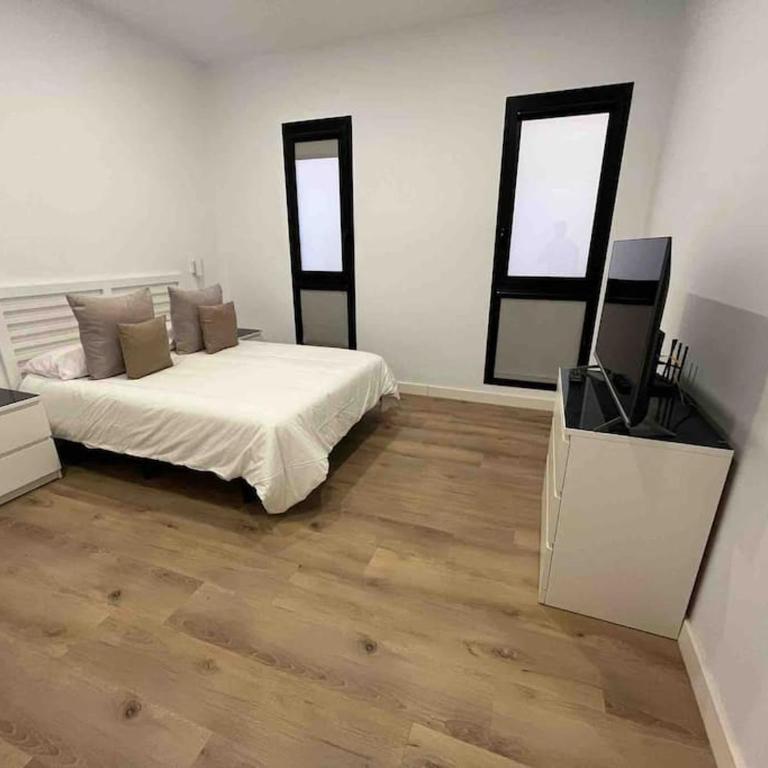 Luxury Seaview Apartment Las Canteras - Three-Bedroom Apartment - 9