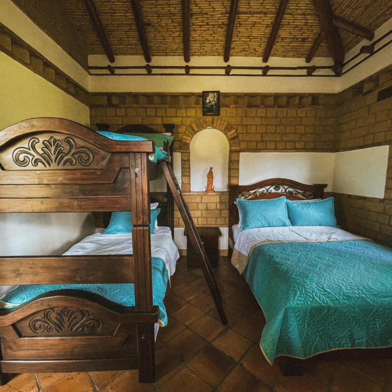 Posada María del Carmen - Habitación Familiar con balcón - 4