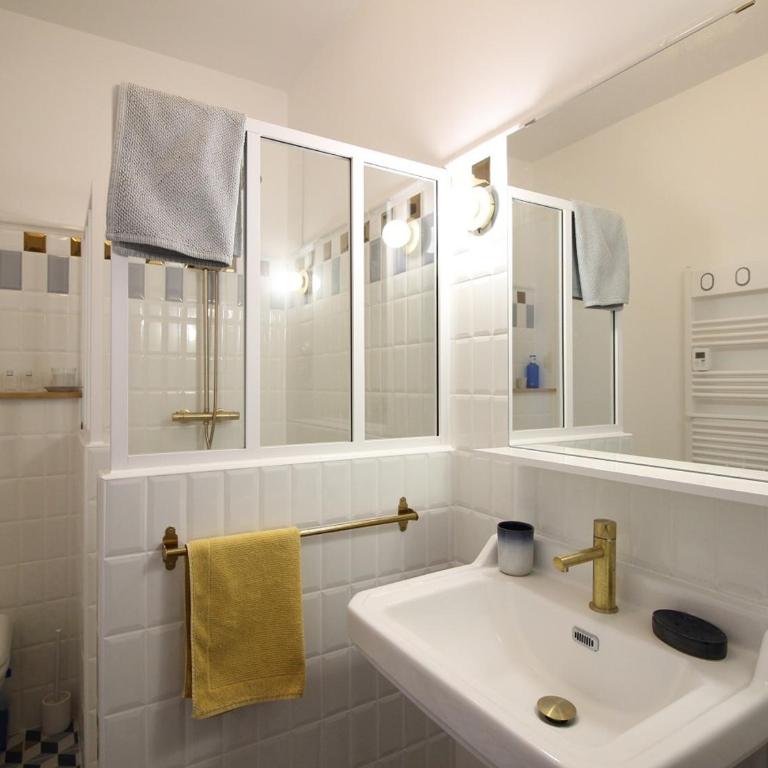 Mont-Dore Centre: Bel Appartement T2 au Pied des Thermes avec Wifi - FR-1-608-241 - Apartment - 6