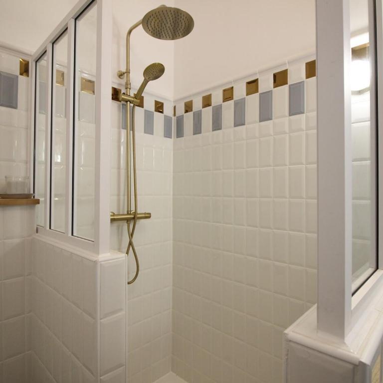 Mont-Dore Centre: Bel Appartement T2 au Pied des Thermes avec Wifi - FR-1-608-241 - Apartment - 7