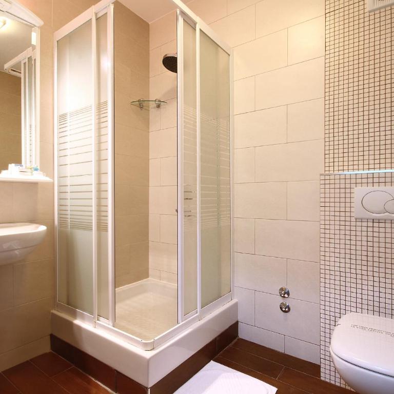 Hotel Bella Vista - Dvokrevetna Soba sa Bračnim Krevetom - 1