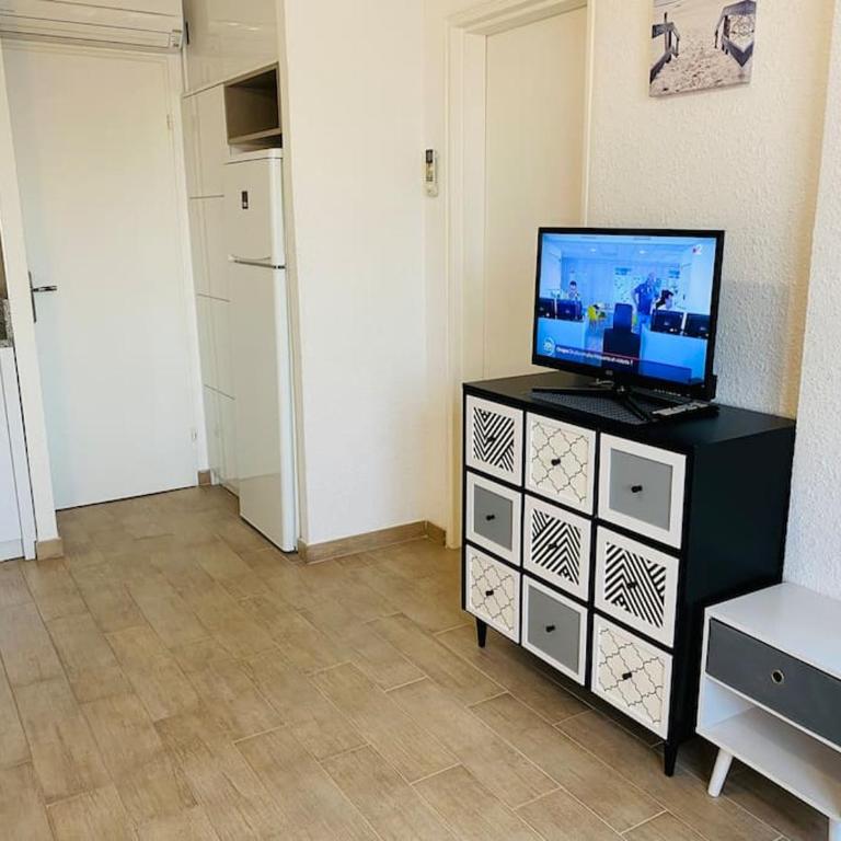 Farniente et douceur en plein Centre de Calvi - Two-Bedroom Apartment - 11