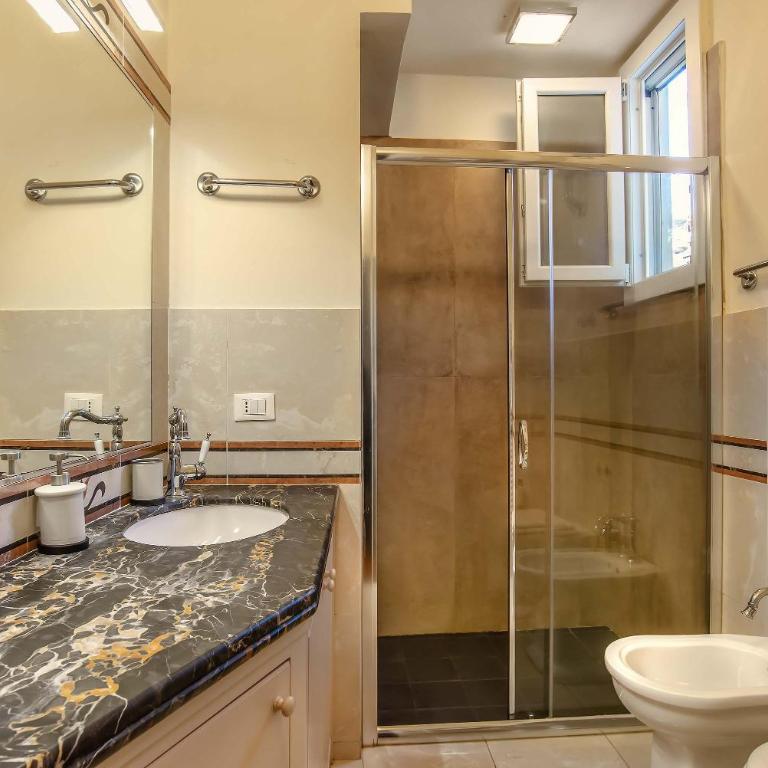 Palazzo Gherardi Apartments - Appartamento con 2 Camere da Letto - 2