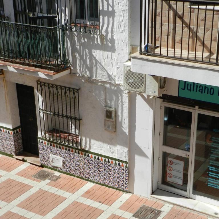 Apartamentos Carolina - Apartamento de 2 dormitorios con vistas a la calle (5 adultos) - 13