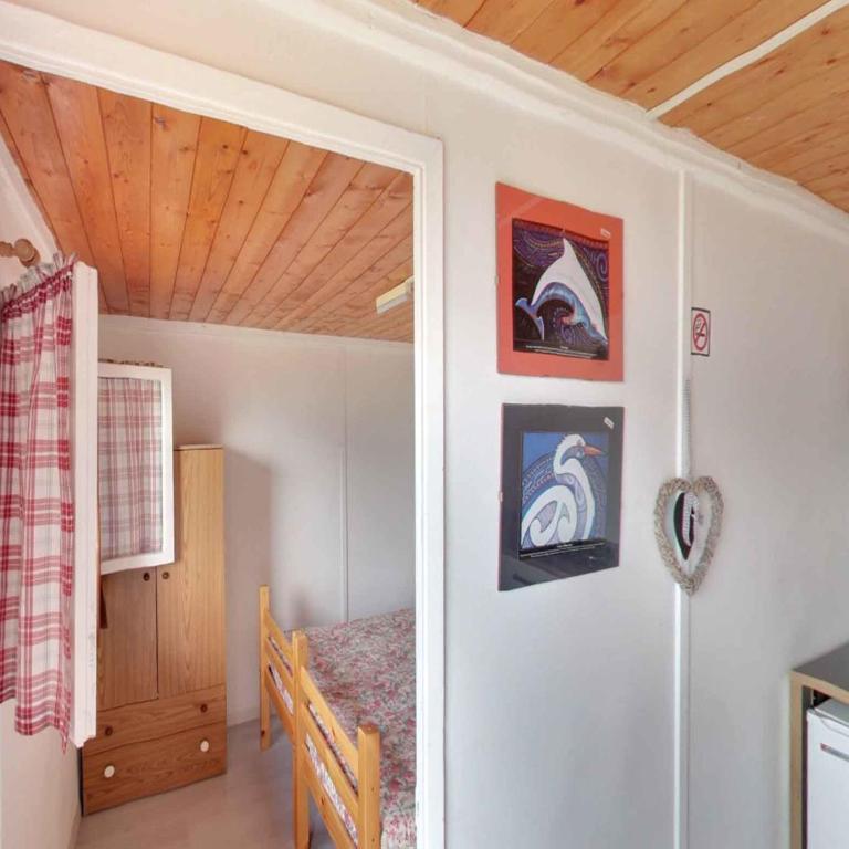 Aquacamp - One Bedroom Bungalow with Shared Bathroom - 9