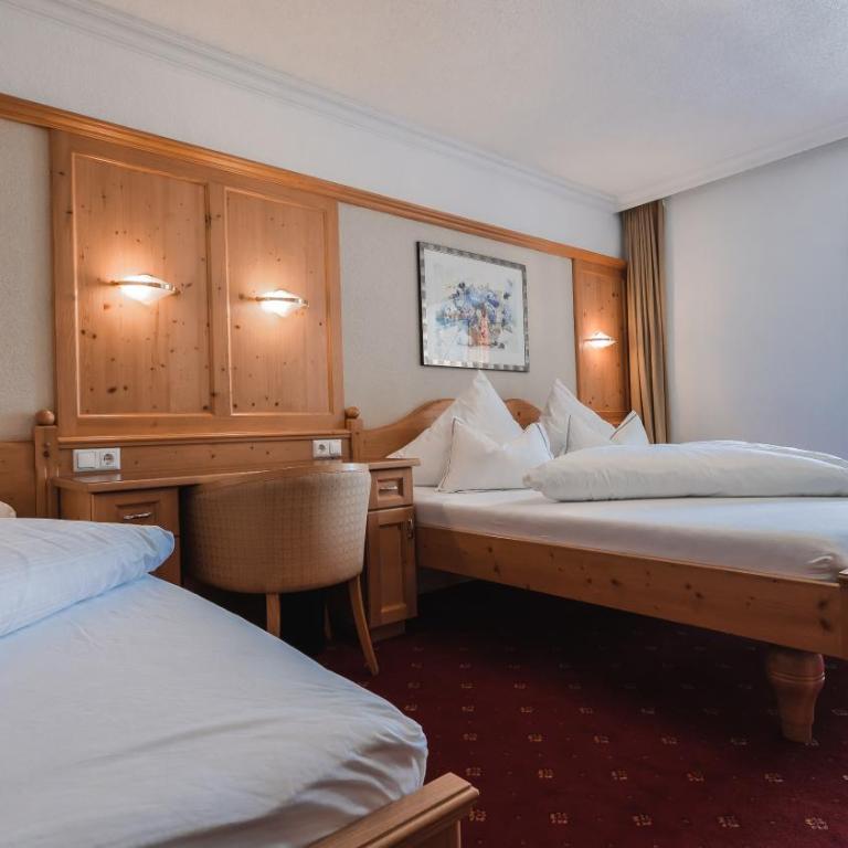 Hotel Alpina - Classic Dreibettzimmer - 1
