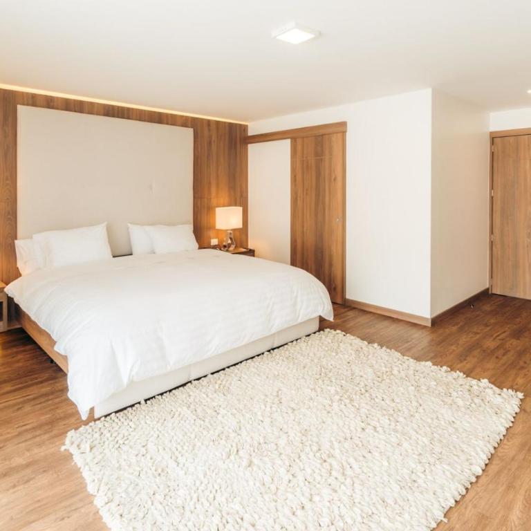 Hotel Miraflores - Deluxe King Suite - 4