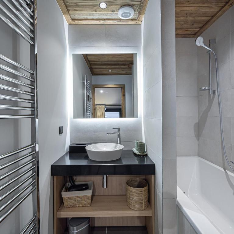 Appartement 6 chambres avec sauna et parking, à Courchevel - FR-1-562-62 - Appartement - 8