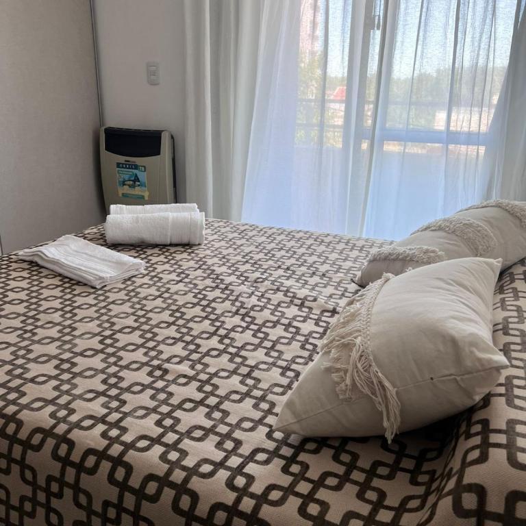 Multi home - One-Bedroom Apartment - 2