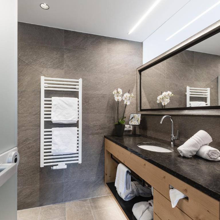 Aktiv Panoramahotel Daniel - Deluxe Doppelzimmer Zirben mit Balkon - 1