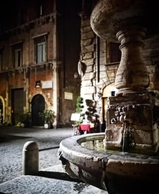 Apartment in a 1400s building in Via dei Coronari Piazza Navona - One-Bedroom House - 12