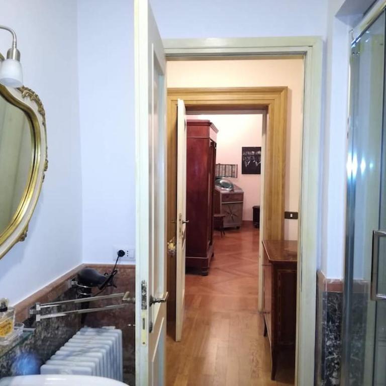 Apartment in a 1400s building in Via dei Coronari Piazza Navona - One-Bedroom House - 25