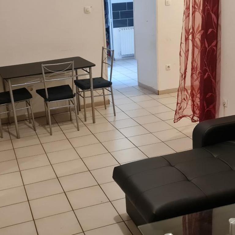Fabuleux t3 refait à neuf avec cour intérieure - Apartamento de 1 dormitorio - 1