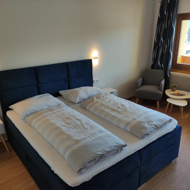Pension zum Mühlrad - Premium Doppelzimmer mit Balkon und Seeblick - 4
