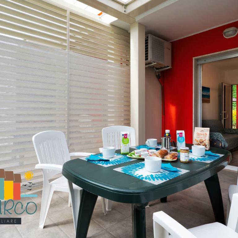 Villa Helen - Apartment with Garden View - 10
