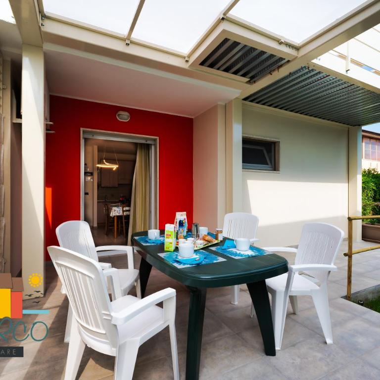 Villa Helen - Apartment with Garden View - 11