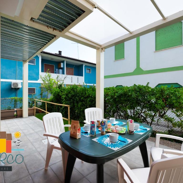 Villa Helen - Apartment with Garden View - 12