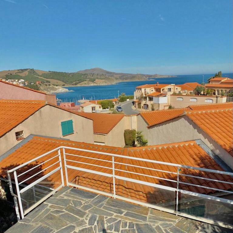 "Villa Llum i Mar", au coeur de Banyuls sur mer, 3 chambres avec climatisation, 2 SDB, garage,6 personnes, classée 3 étoiles - Villa 3 Chambres - 1
