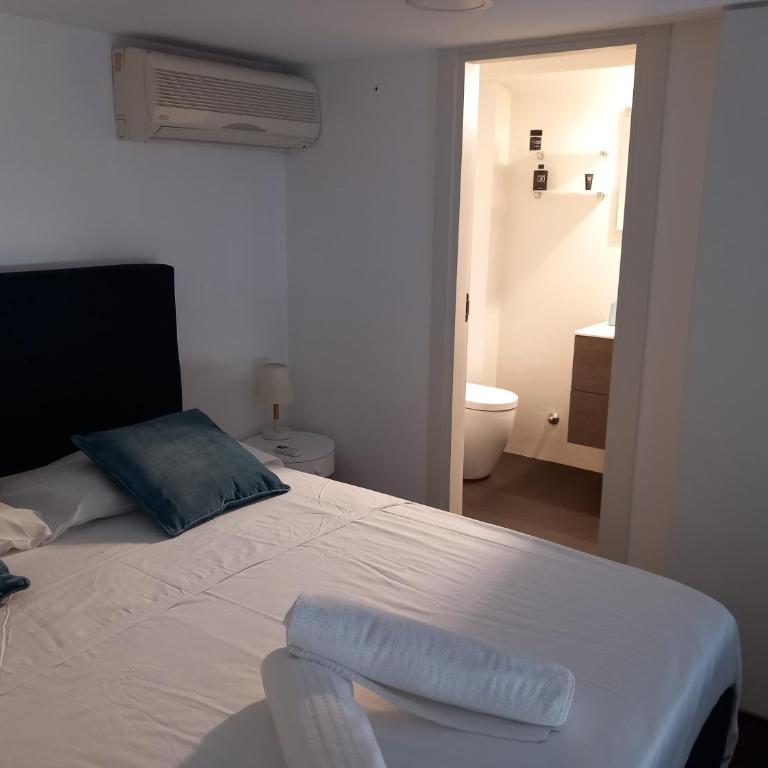 La Casa di Elvira - Quadruple Room with Balcony - 13