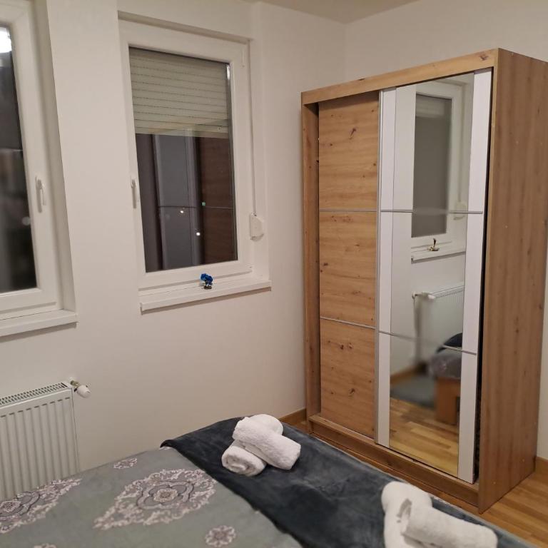 DAS Apartman - Two-Bedroom Apartment - 11