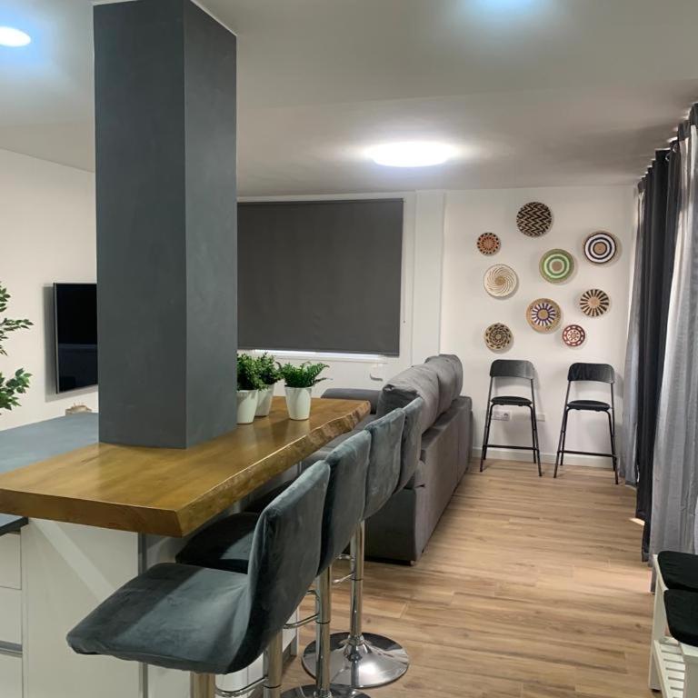 Fantástico piso con piscina y balcón en el Medano - Apartamento de 3 dormitorios - 1