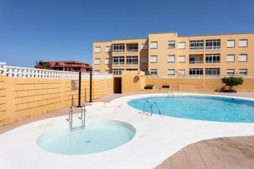 Fantástico piso con piscina y balcón en el Medano - Apartamento de 3 dormitorios - 24
