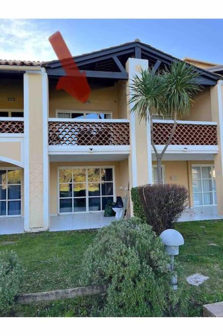Village pierre et vacances cap Estérel, vue mer et Estérel, classé 3 étoiles - Appartement - 28
