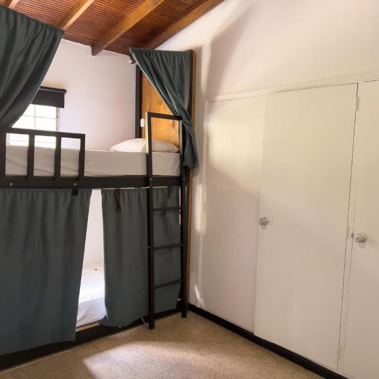 Rock Hostel Medellin - Cama individual en dormitorio mixto - 4