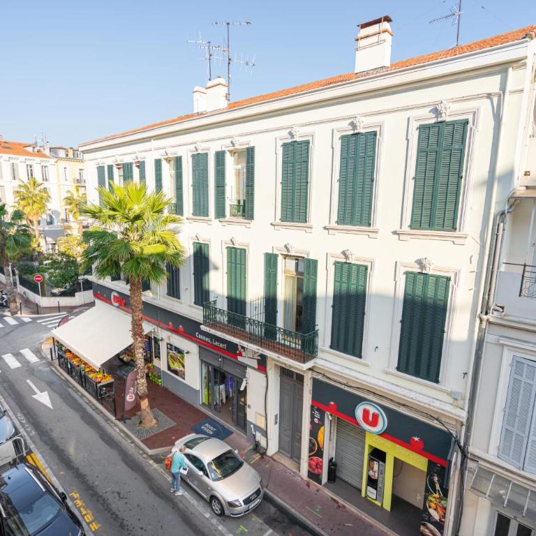 Cannes premium 3 BR 2 bath fully renovated heart of town by Olam Properties - Apartamento - 29