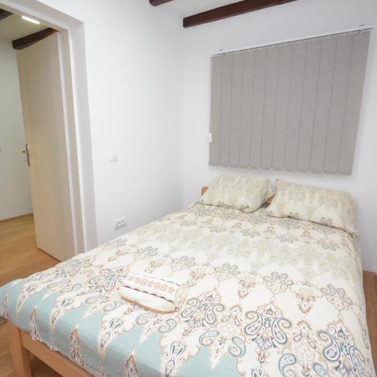 Zasebna kuca u dvoristu - Apartman sa 2 Spavaće Sobe - 1