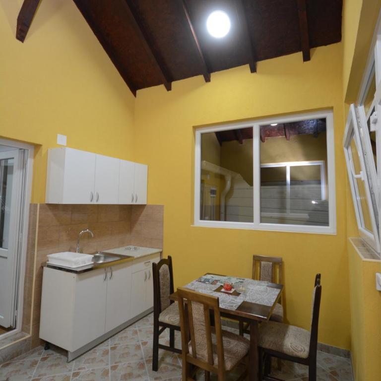 Zasebna kuca u dvoristu - Apartman sa 2 Spavaće Sobe - 4