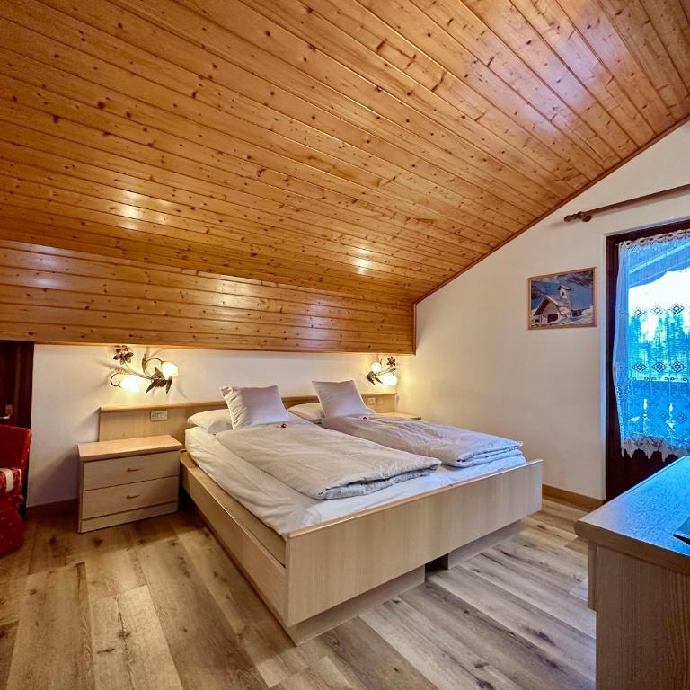 B&B Cèsa Planber Mountain View BIKE FRIENDLY - Camera Matrimoniale/Doppia con Letti Singoli con Vista Panoramica e Balcone - 5
