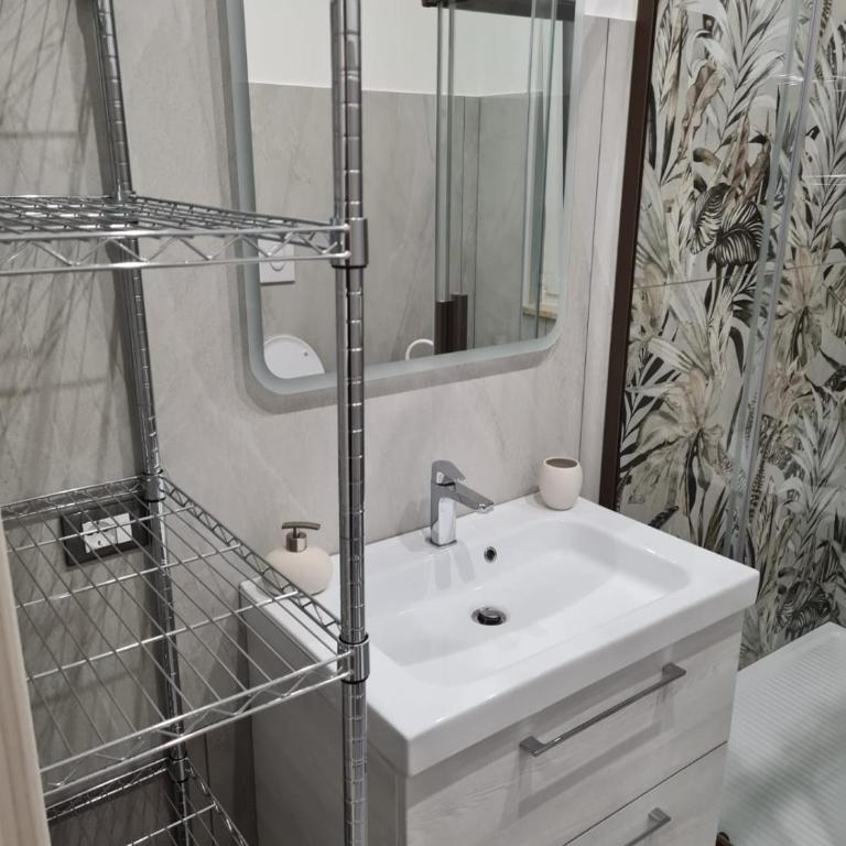 City Life - Superior Double or Twin Room - 8