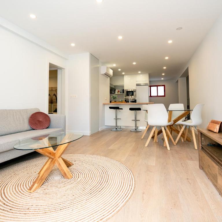 URBANIZACION CON PISCINA ARNELAS SANXENXO - Apartamento con terraza - 1