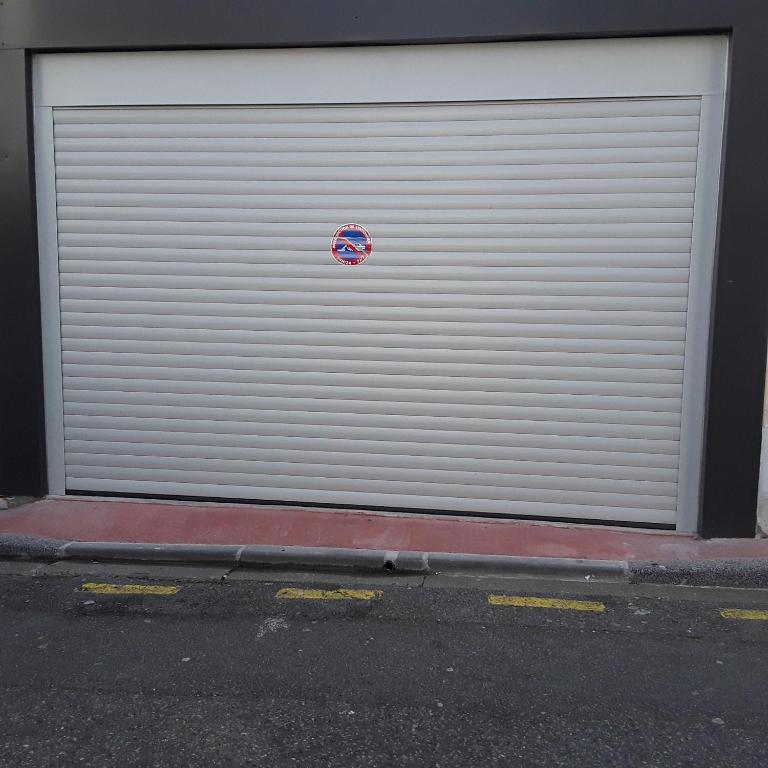 MAISON DE VILLE AVEC GARAGE ET TERRASSE - Appartamento con 2 Camere da Letto - 26