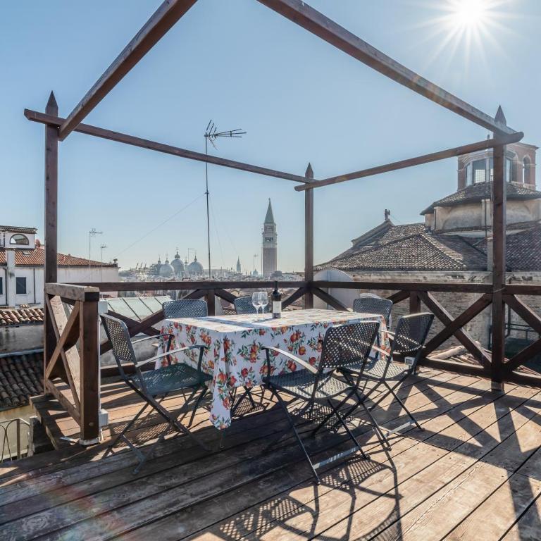 GuestHost - San Marco vista sui tetti veneziani Apartment - Appartamento con 1 Camera da Letto - 1