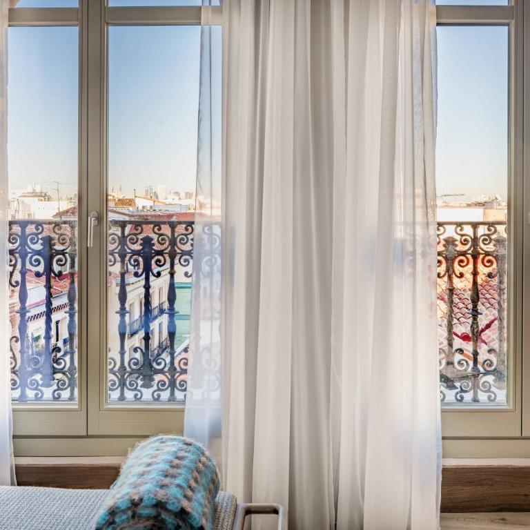 Círculo Gran Vía, Autograph Collection (Adults Only) - Deluxe Zimmer mit Kingsize-Bett, Balkon und Stadtblick - 1