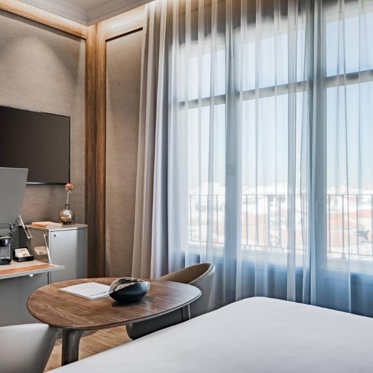 Círculo Gran Vía, Autograph Collection (Adults Only) - Deluxe Zimmer mit Kingsize-Bett, Balkon und Stadtblick - 2