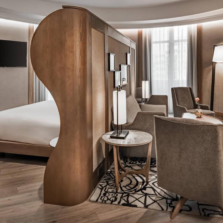 Círculo Gran Vía, Autograph Collection (Adults Only) - Suite mit 1 Schlafzimmer mit Kingsize-Bett und Stadtblick - 1