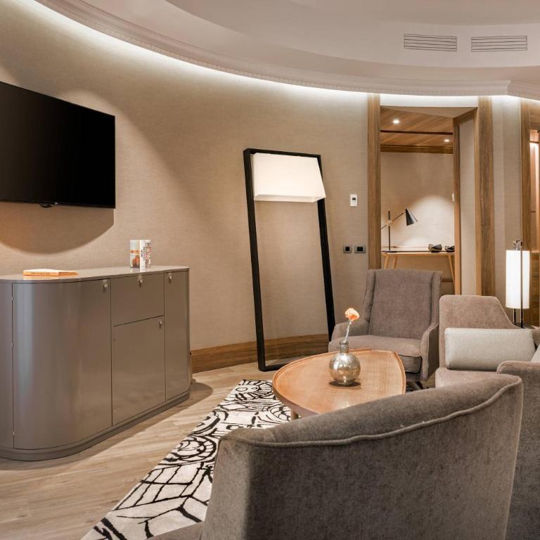 Círculo Gran Vía, Autograph Collection (Adults Only) - Suite mit 1 Schlafzimmer mit Kingsize-Bett und Stadtblick - 3