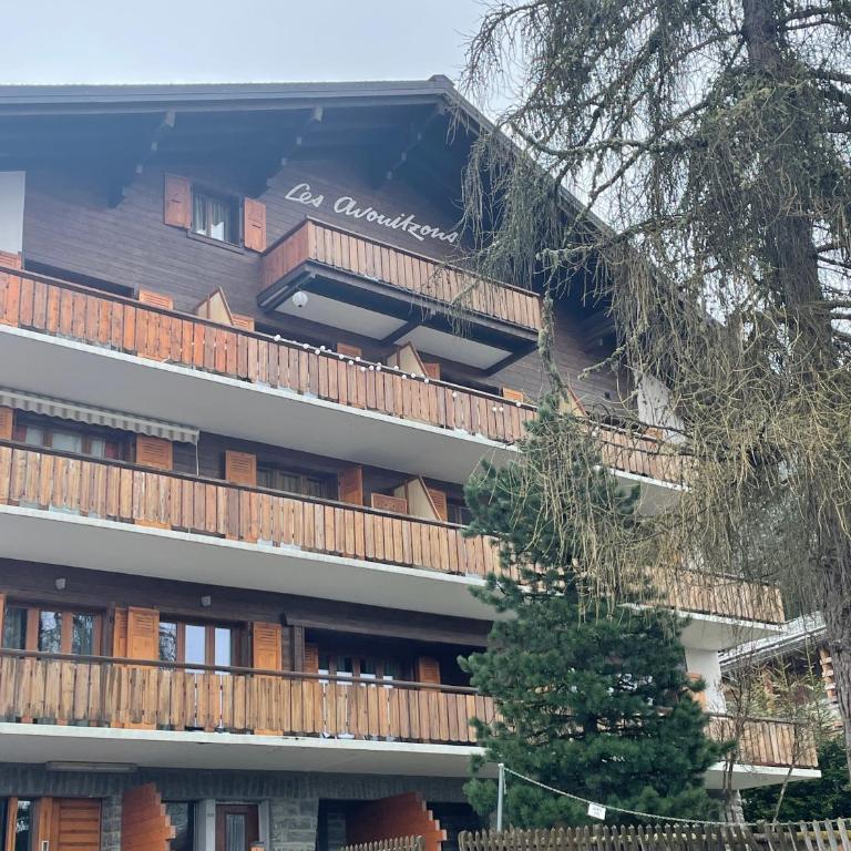 Avouitzons Medran Apartments - Ski-in Ski-out 30 meters from Medran lift and 40 meters from W Hotel - Penthouse - 6