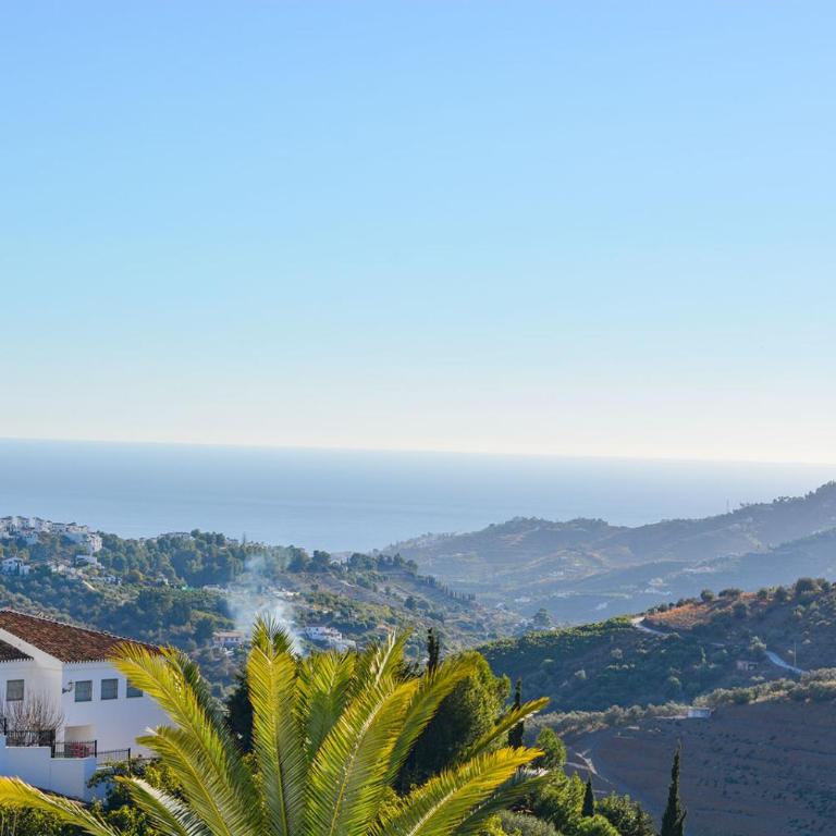 La Fuente APT6, Frigiliana Amazing 2 bedroom Family Apartment with views, Padel Court and 2 Pools HansOnHoliday Rentals - Apartamento de 2 dormitorios - 4