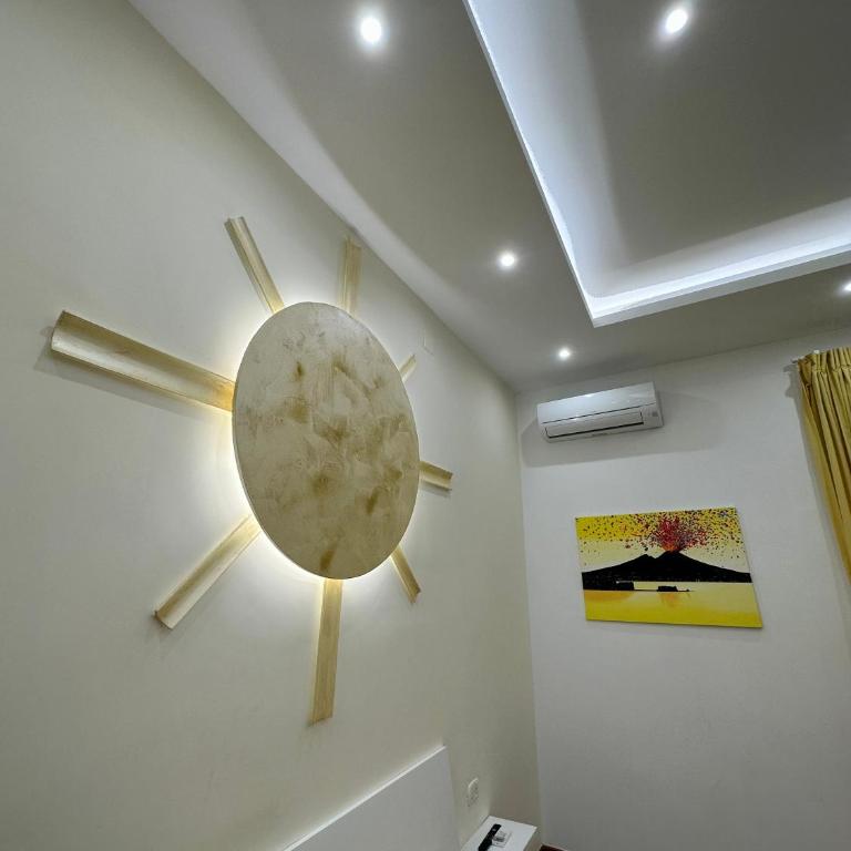SoLuMa' Chiaja Rooms - Camera Matrimoniale con Letto Supplementare - 5