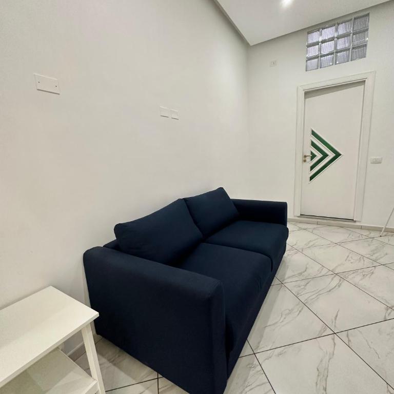 SoLuMa' Chiaja Rooms - Camera Matrimoniale con Letto Supplementare - 3