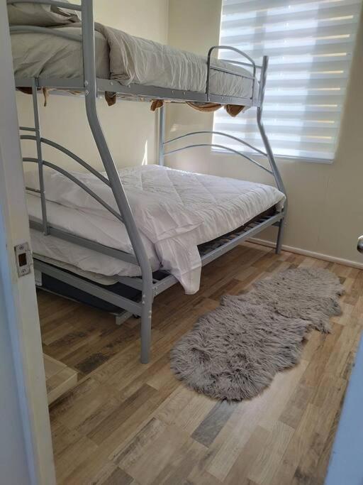 Depto. Cond Reinos Franco - Three-Bedroom Apartment - 2
