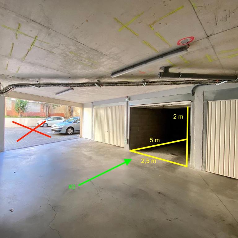 NOUVEAU - Jungle Montpeul - Clim - Wifi fibre - Netflix - 5' du centre et gare - Parking - Loggia - 15' des plages - Two-Bedroom Apartment - 16