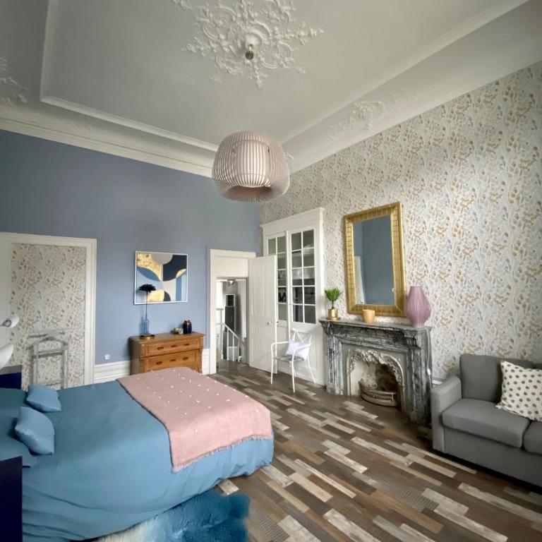 GRAND APPARTEMENT DE STYLE HAUSSMANNIEN - Appartement 2 Chambres - 9